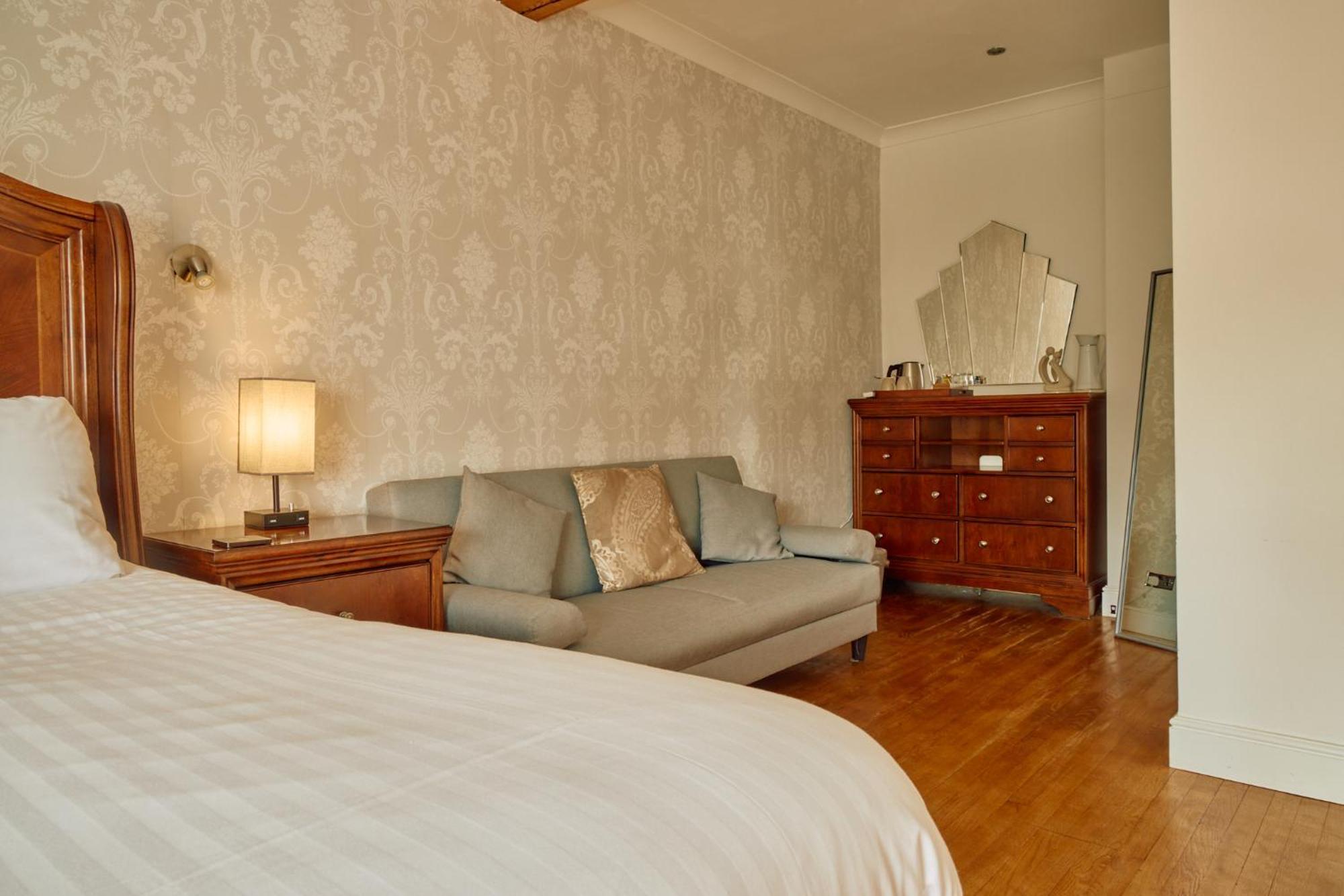 Hotel Pennine 3*